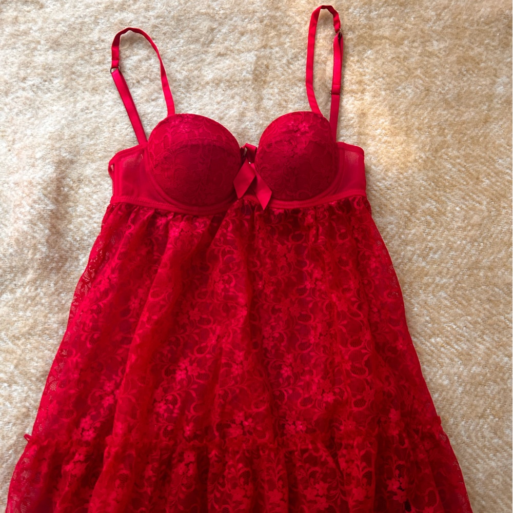 La SENZA Vibrant Red Lace Chemise